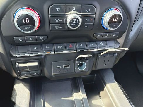 Used 2022 GMC Sierra 1500 SLT w/ SLT Premium Plus Package image 18