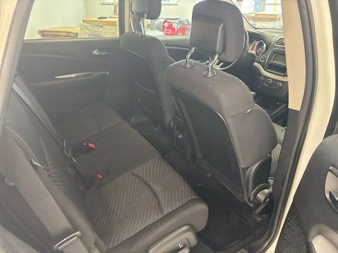 Used 2014 Dodge Journey SXT w/ Flexible Seating Group image 27