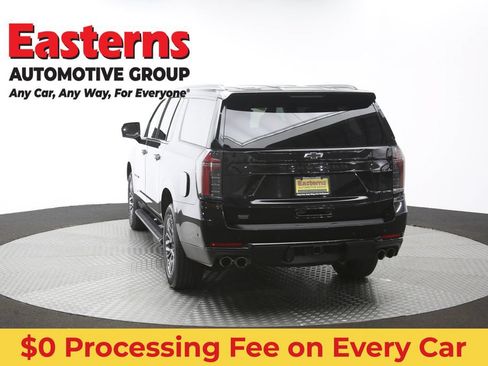 Used 2025 Chevrolet Suburban Z71 AWD/4WD image 41