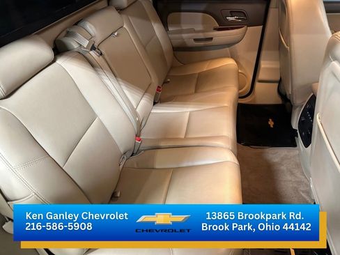 Used 2013 Chevrolet Avalanche LTZ image 20