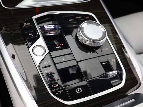 Used 2024 BMW X7 xDrive40i w/ Executive Package image 57