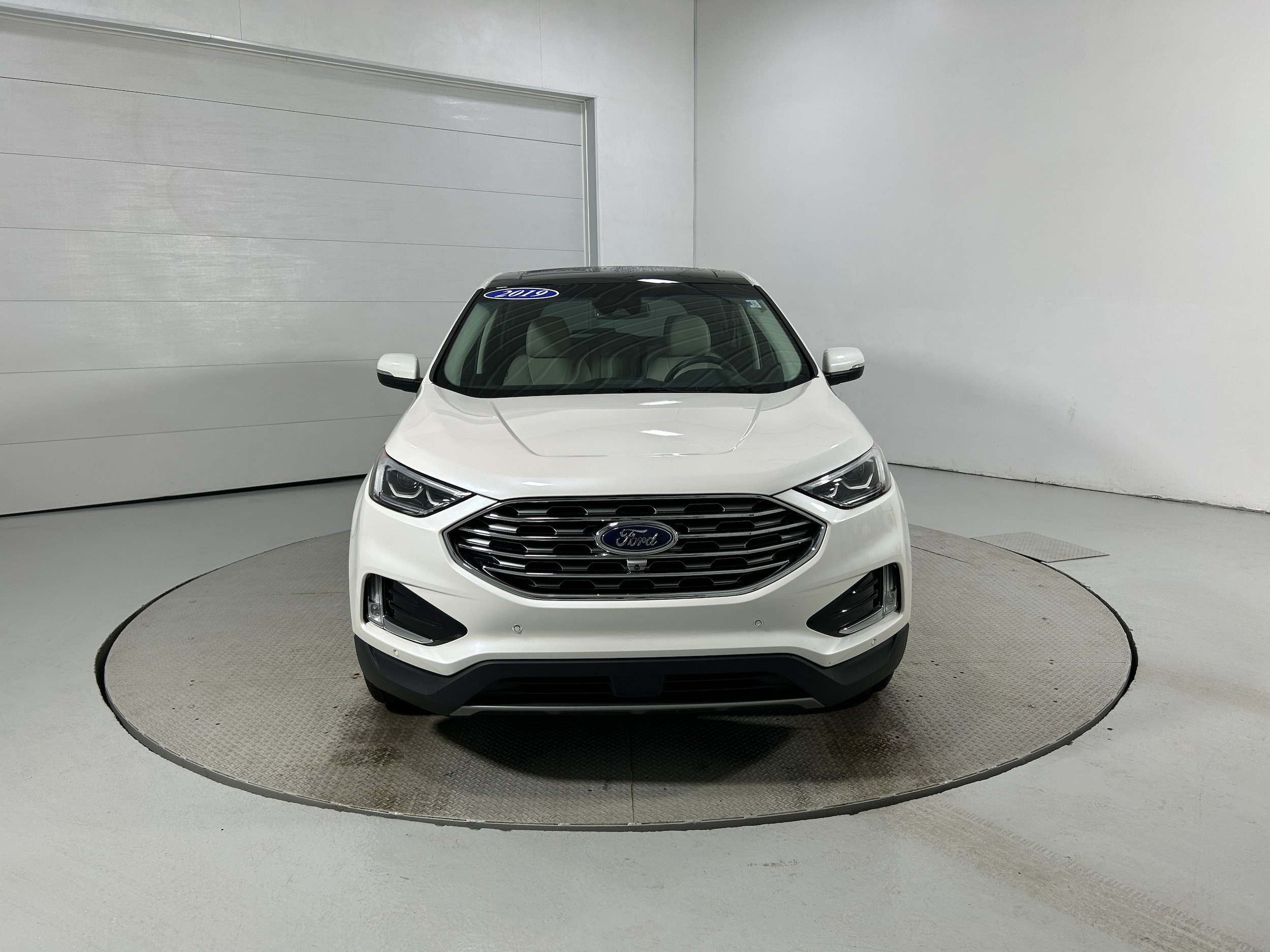 Used 2019 Ford Edge Titanium w/ Equipment Group 301A AWD/4WD image 19