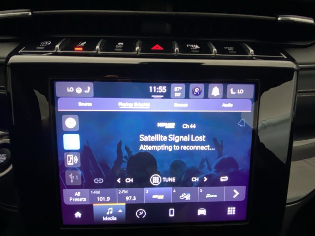 Used 2021 Jeep Grand Cherokee L Laredo w/ Luxury Tech Group I AWD/4WD image 16