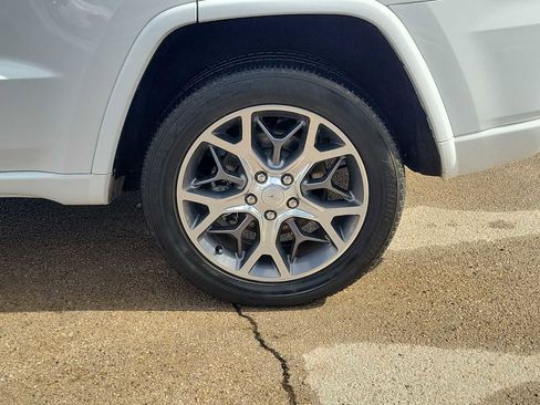 Used 2021 Jeep Grand Cherokee Overland image 3