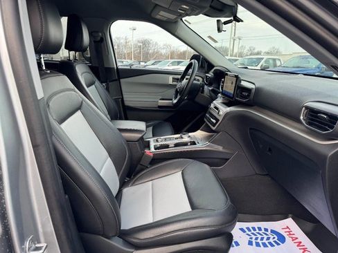Used 2024 Ford Explorer XLT w/ Equipment Group 202A image 17