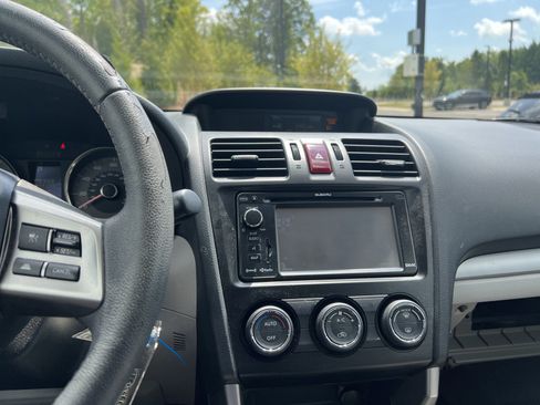 Used 2015 Subaru Forester 2.5i Limited AWD/4WD image 33