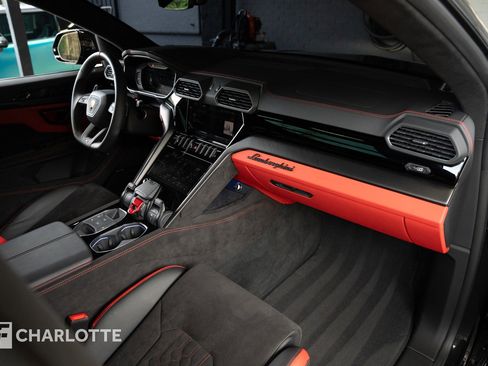 Used 2024 Lamborghini Urus S image 33
