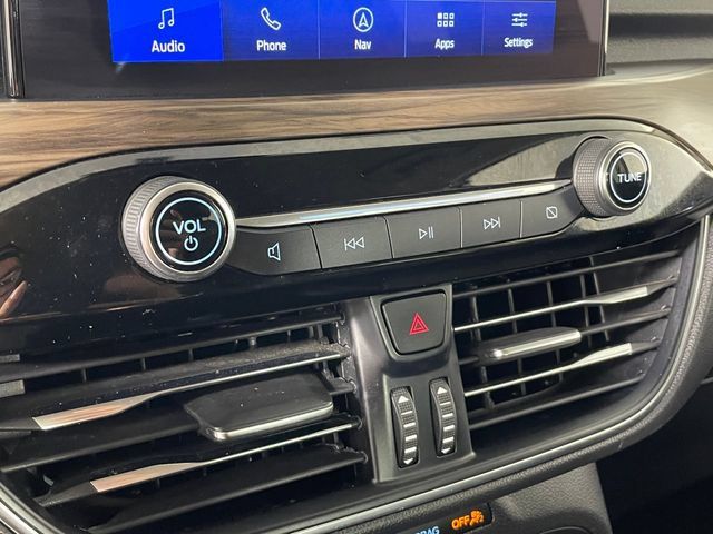 Certified 2020 Ford Escape Titanium AWD/4WD image 10