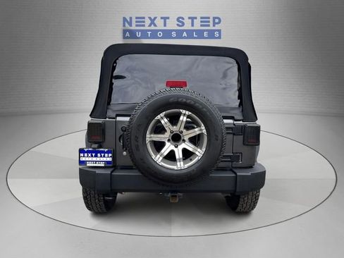 Used 2018 Jeep Wrangler Unlimited Sport S AWD/4WD image 7