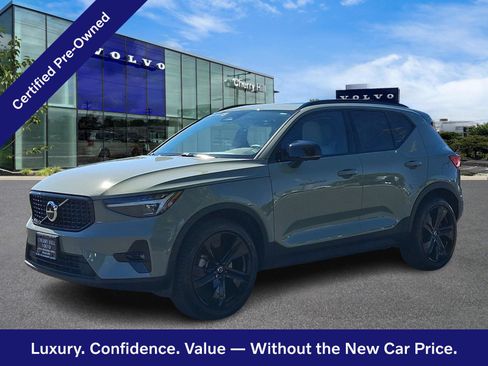 Certified 2024 Volvo XC40 B5 Plus w/ Protection Package Premier AWD/4WD image 3