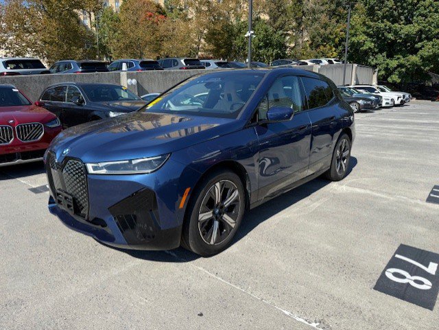 Used 2024 BMW iX xDrive50 w/ Premium Package AWD/4WD image 1