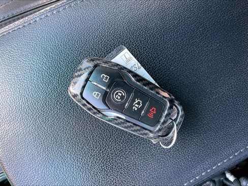 Used 2016 Ford Explorer XLT w/ Equipment Group 202A FWD image 27