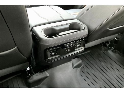 Used 2024 GMC Sierra 1500 AT4 w/ Technology Package image 31