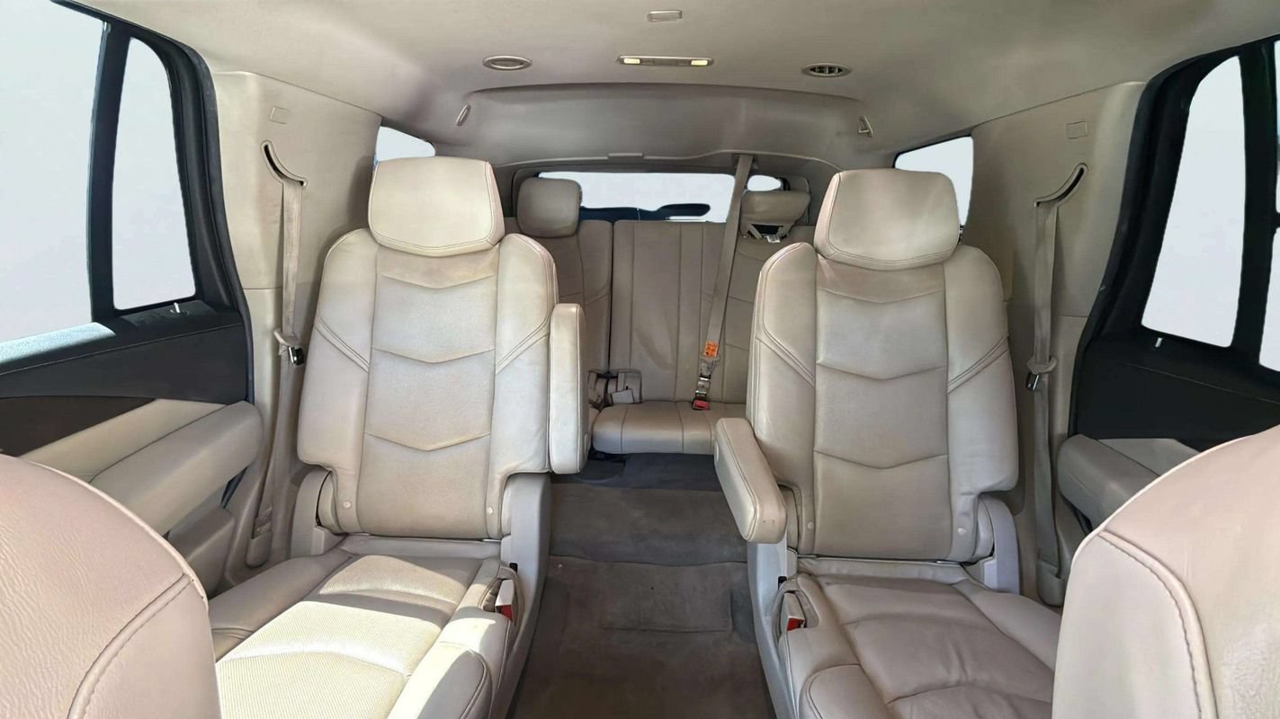 Used 2018 Cadillac Escalade Luxury AWD/4WD image 14