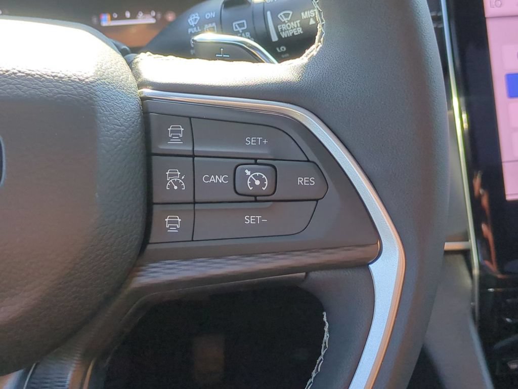 New 2027 Jeep Grand Cherokee Laredo X RWD image 18