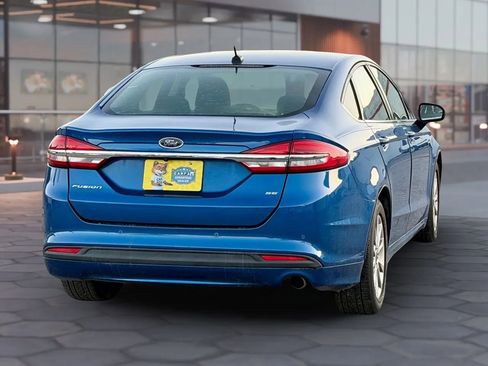 Used 2017 Ford Fusion SE w/ Fusion SE Technology Package image 9