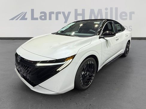 New 2026 Nissan Sentra SR image 1