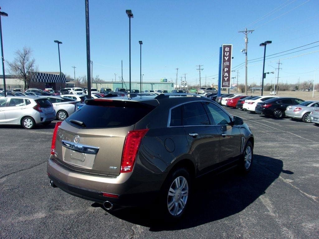 Used 2016 Cadillac SRX Luxury w/ Driver Awareness Package FWD image 5
