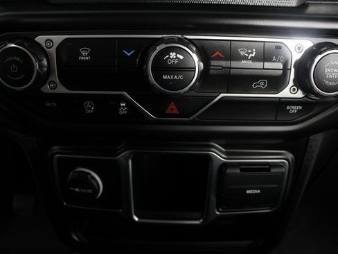 Used 2023 Jeep Gladiator Sport image 6