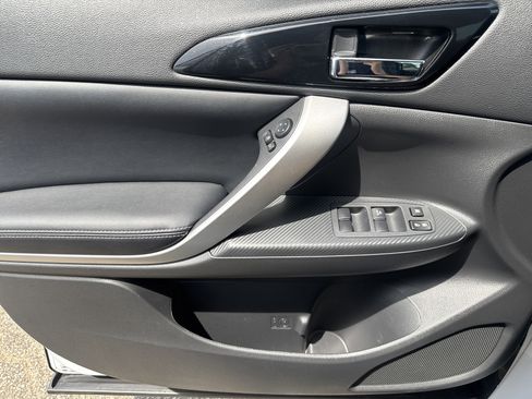 Used 2024 Mitsubishi Eclipse Cross SE image 9