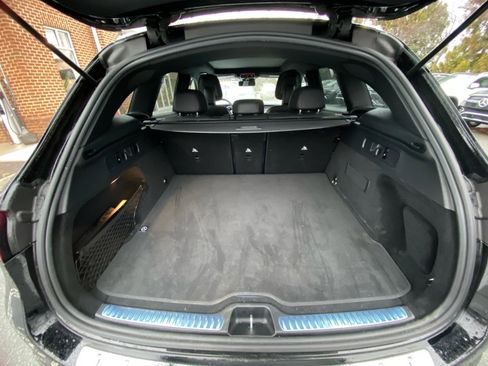 Used 2025 Mercedes-Benz GLC 300 4MATIC image 15