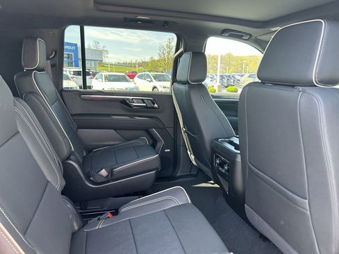 New 2026 Chevrolet Suburban Premier AWD/4WD image 18
