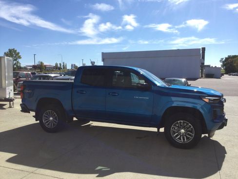 Used 2023 Chevrolet Colorado LT w/ LT Convenience Package III image 3