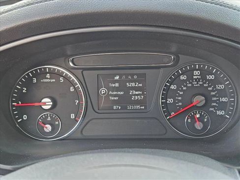 Used 2016 Kia Sorento L image 10