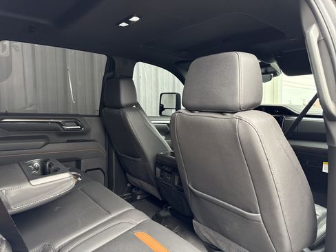 Used 2025 GMC Sierra 2500 AT4 w/ AT4 Premium Plus Package image 43