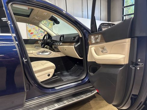 Used 2021 Mercedes-Benz GLS 450 4MATIC image 72