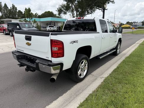 Used 2011 Chevrolet Silverado 2500 LTZ w/ LTZ Plus Package AWD/4WD image 5
