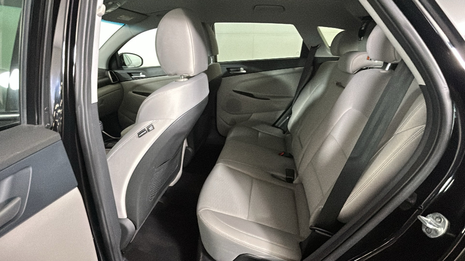 Used 2021 Hyundai Tucson SE FWD image 30