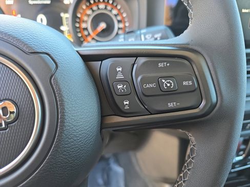 New 2026 Jeep Wrangler Rubicon w/ Xtreme 35 Tire Package image 18