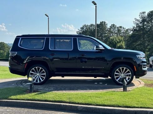 Used 2022 Jeep Grand Wagoneer Series II w/ Premium Group II AWD/4WD image 8