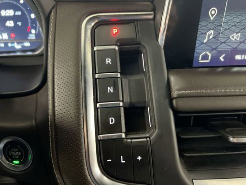 Used 2023 GMC Yukon SLT AWD/4WD image 17