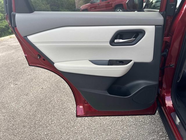 New 2026 Nissan Rogue Dark Armor AWD/4WD image 15