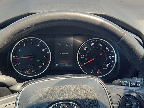 Used 2021 Toyota RAV4 XLE w/ Convenience Package AWD/4WD image 14