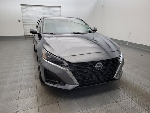 Used 2023 Nissan Altima 2.5 SV FWD image 14