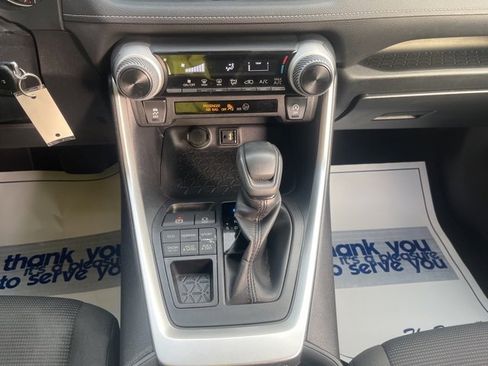 Used 2019 Toyota RAV4 LE image 20