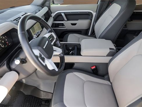 Used 2024 Land Rover Defender 110 X-Dynamic SE image 9