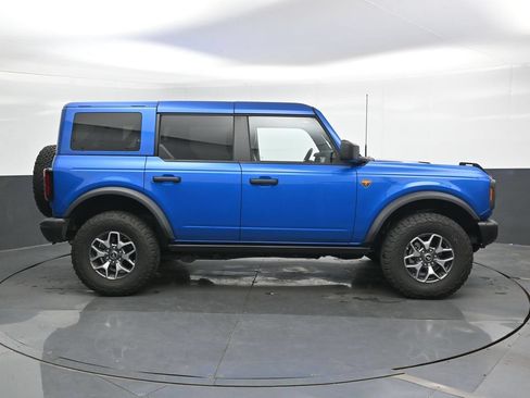 Used 2025 Ford Bronco Badlands AWD/4WD image 3