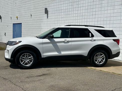 New 2026 Ford Explorer Active image 2