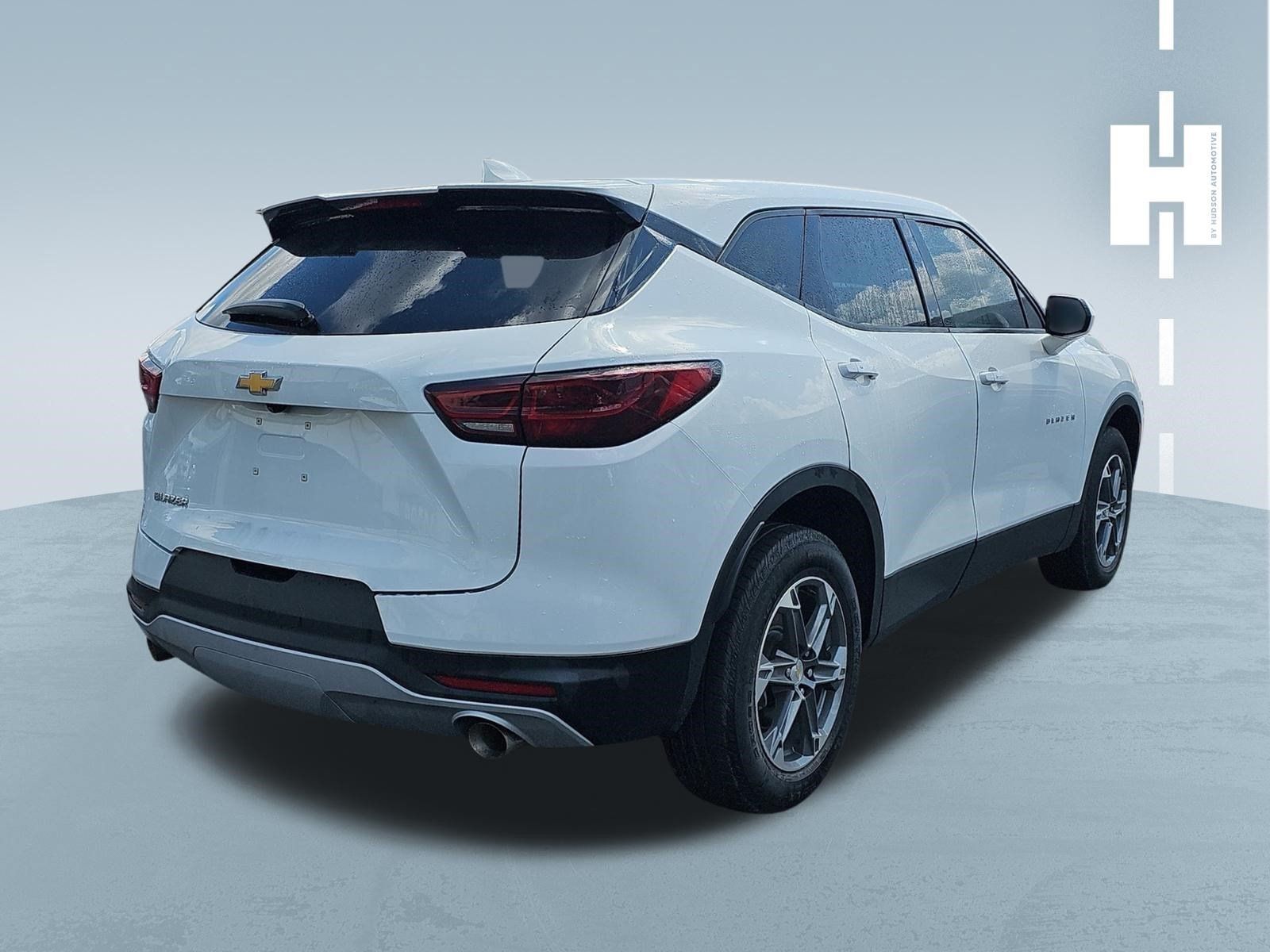 Used 2023 Chevrolet Blazer LT FWD image 3