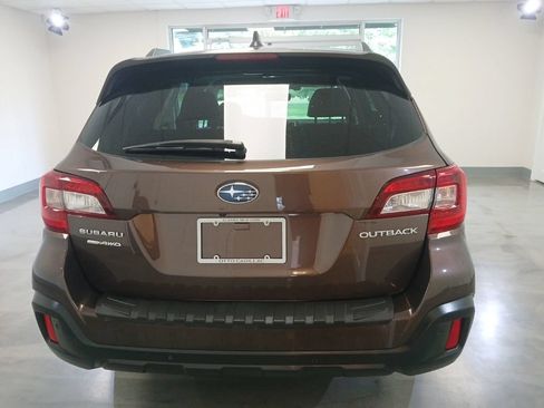 Used 2019 Subaru Outback 2.5i Touring AWD/4WD image 12