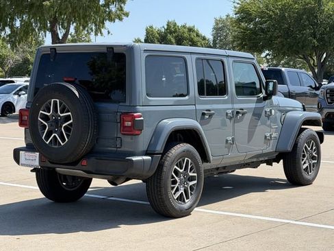 Used 2024 Jeep Wrangler Unlimited Sahara AWD/4WD image 4