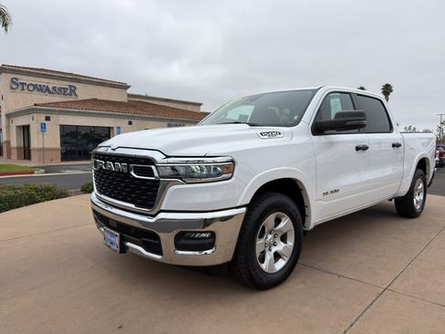 Used 2025 RAM 1500 Big Horn AWD/4WD image 1
