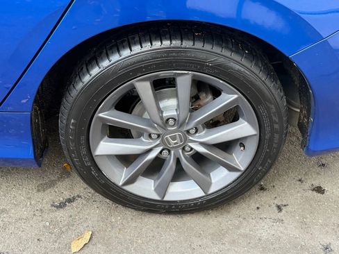 Used 2019 Honda Civic EX image 9