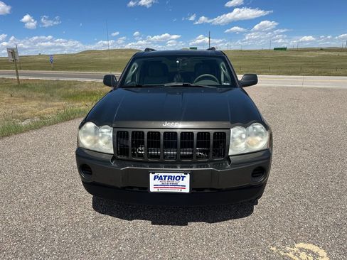 Used 2005 Jeep Grand Cherokee Laredo AWD/4WD image 8