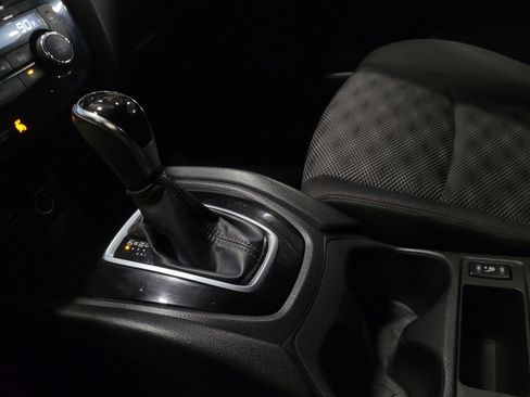 Used 2017 Nissan Rogue Sport SV w/ SV Premium Package image 26