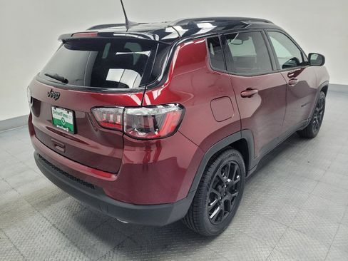 Used 2022 Jeep Compass Latitude FWD image 10